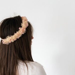 Coronita de par din flori uscate si criogenate – white & pink